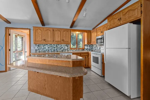 $475,000 | 634 East Walnut Place, Sturgeon Bay, WI 54235