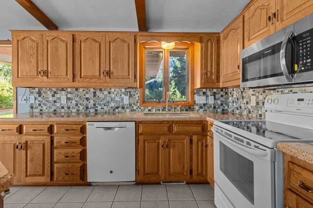 $475,000 | 634 East Walnut Place, Sturgeon Bay, WI 54235