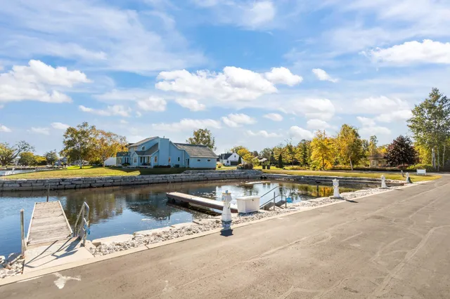 $475,000 | 634 East Walnut Place, Sturgeon Bay, WI 54235