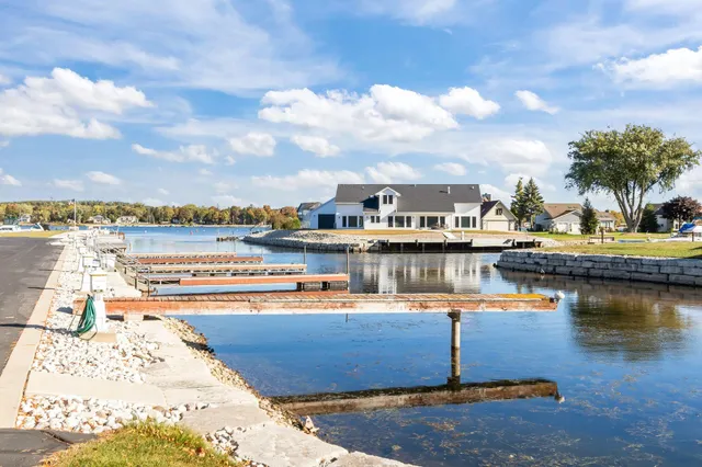 $475,000 | 634 East Walnut Place, Sturgeon Bay, WI 54235