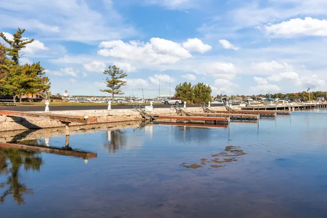 $475,000 | 634 East Walnut Place, Sturgeon Bay, WI 54235