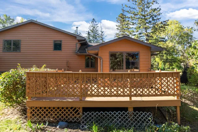 $475,000 | 634 East Walnut Place, Sturgeon Bay, WI 54235