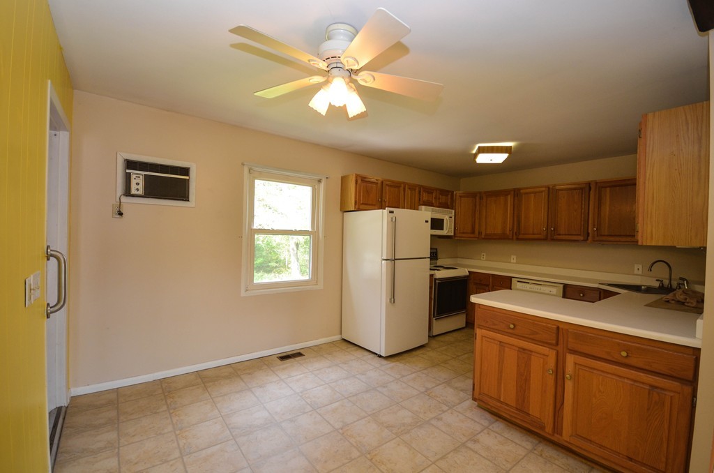 637 Benson Road Northbridge, MA 01588 - Photo 3 of 19 Gallery Image 3