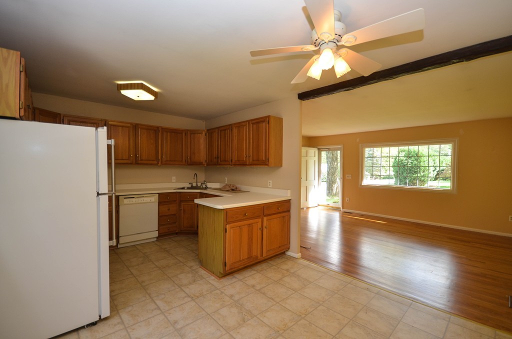 637 Benson Road Northbridge, MA 01588 - Photo 4 of 19 Gallery Image 4