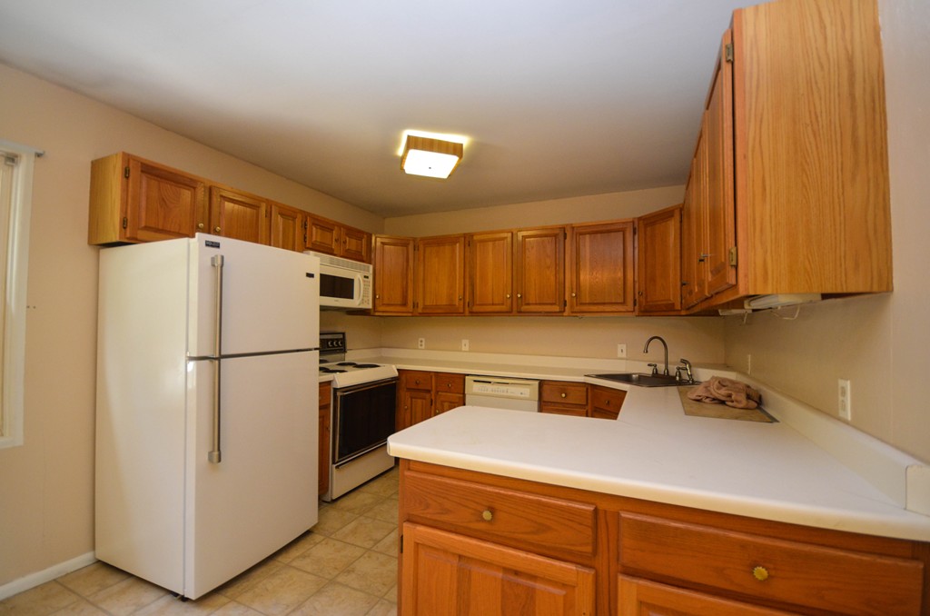 637 Benson Road Northbridge, MA 01588 - Photo 6 of 19 Gallery Image 6