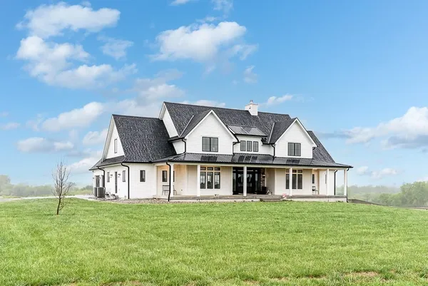 $2,100,000 | 22852 Dempsey Road, Leavenworth, KS 66048