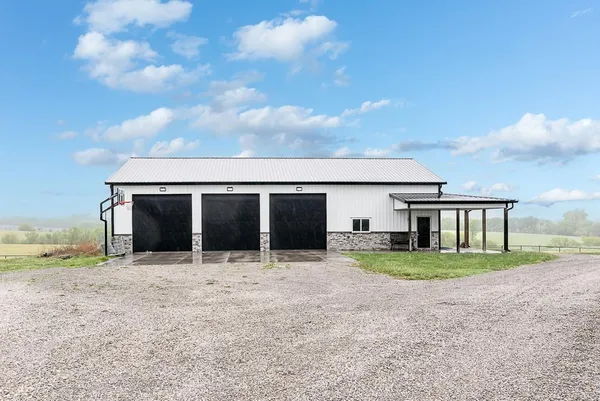 $2,100,000 | 22852 Dempsey Road, Leavenworth, KS 66048