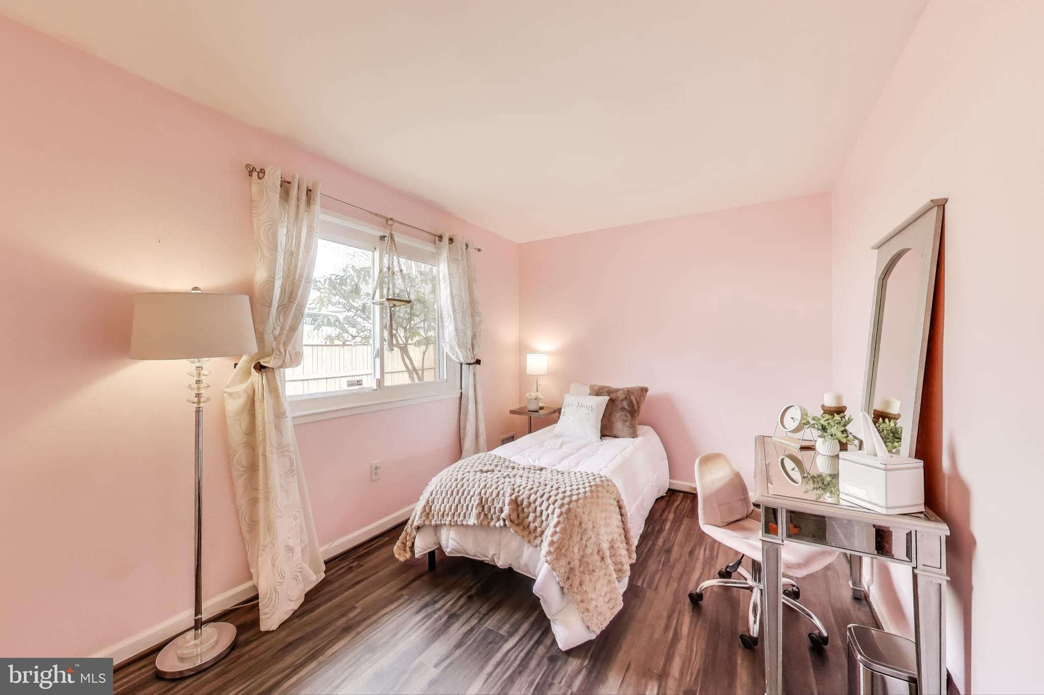 4400 Flintstone Road Alexandria, VA 22306 - Photo 18 of 39 Bedroom 2