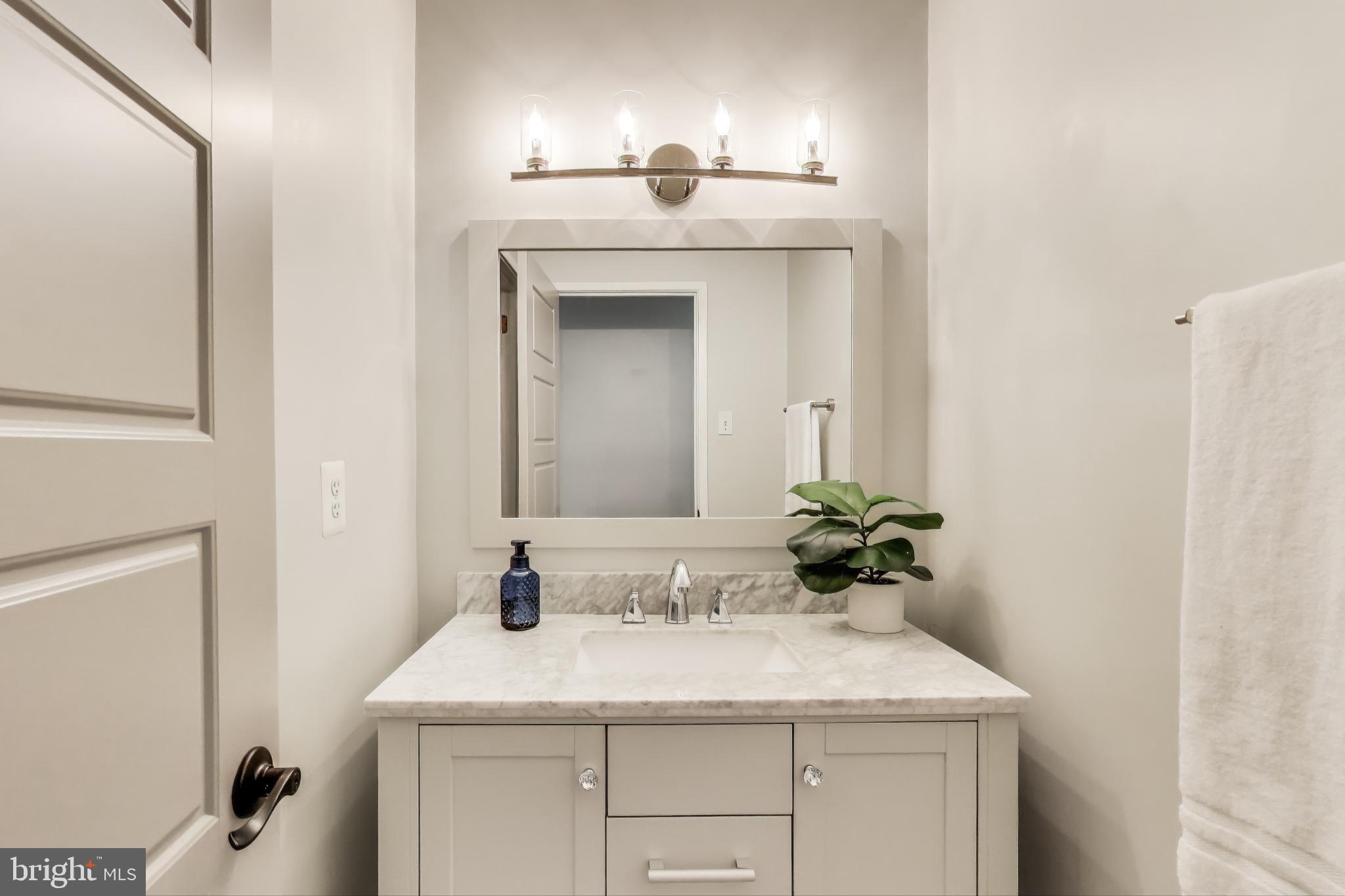 4400 Flintstone Road Alexandria, VA 22306 - Photo 22 of 39 Full Bathroom 2