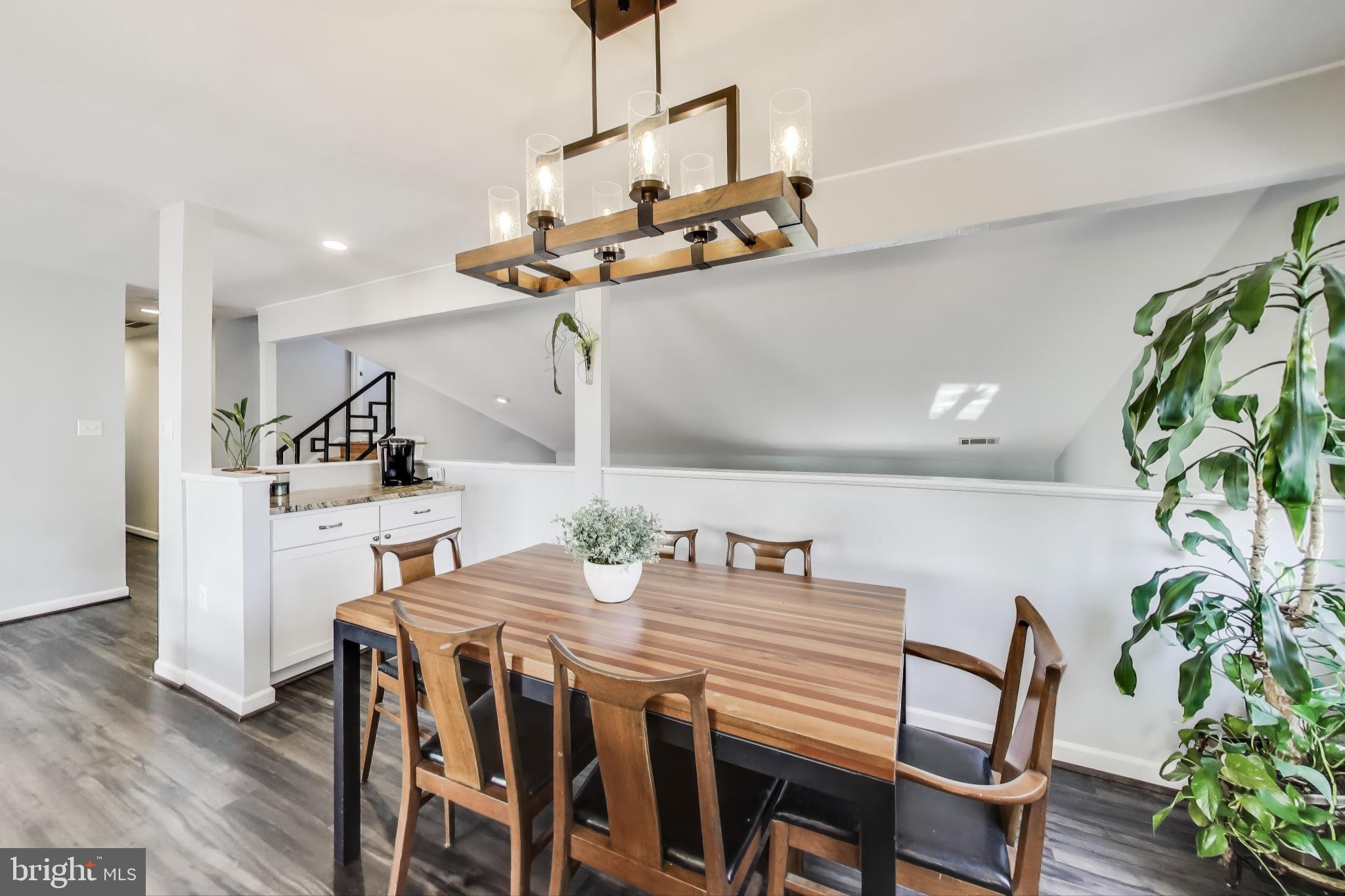 4400 Flintstone Road Alexandria, VA 22306 - Photo 7 of 39 Open Dining Area