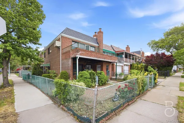 $1,150,000 | 63-01 Borden Avenue | Maspeth