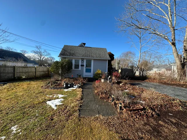 $350,000 | 117 Oak Neck Road, Hyannis, MA 02601