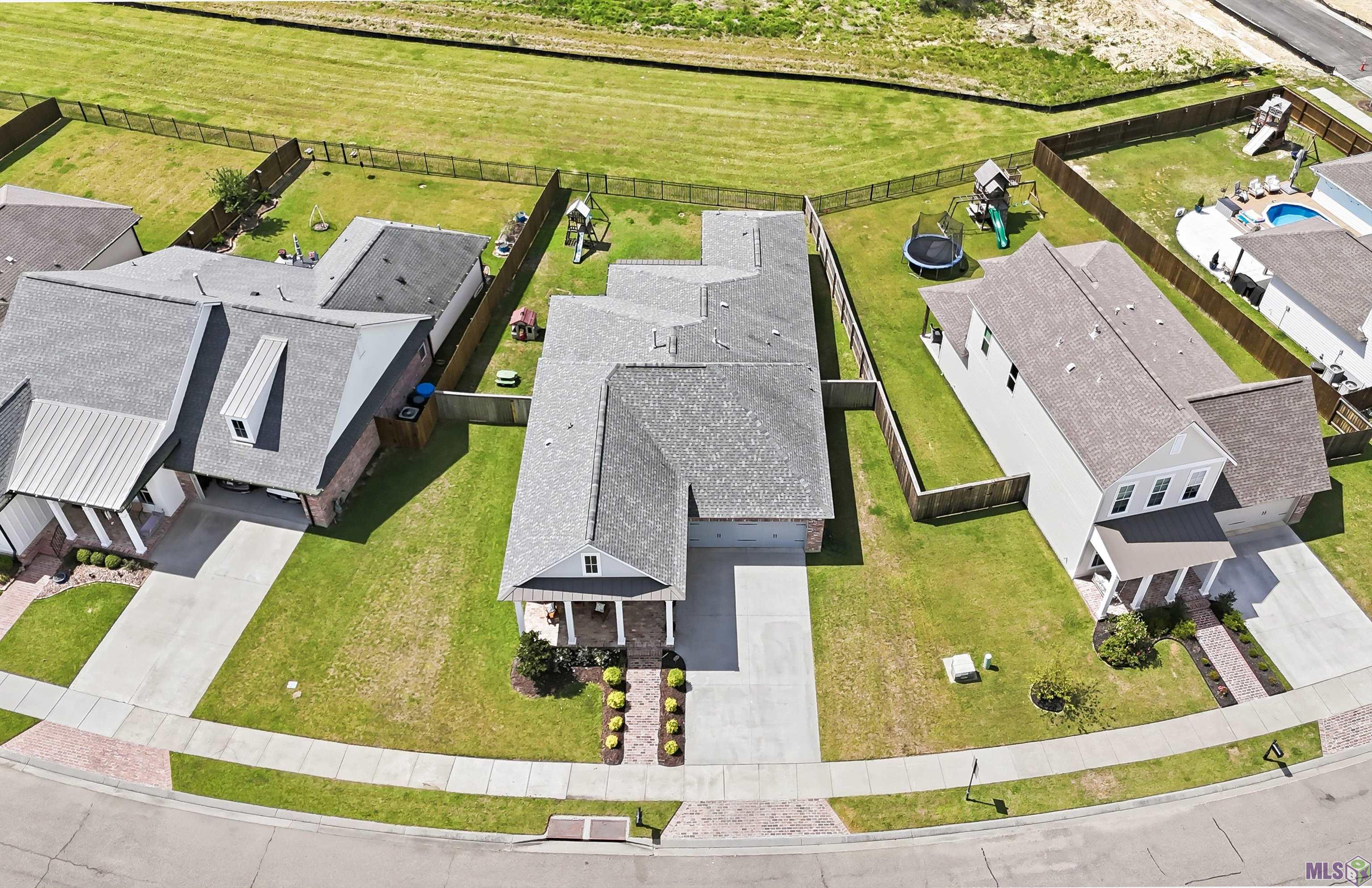 13068 Elissa Lane Baton Rouge, LA 70818 - Photo 3 of 24