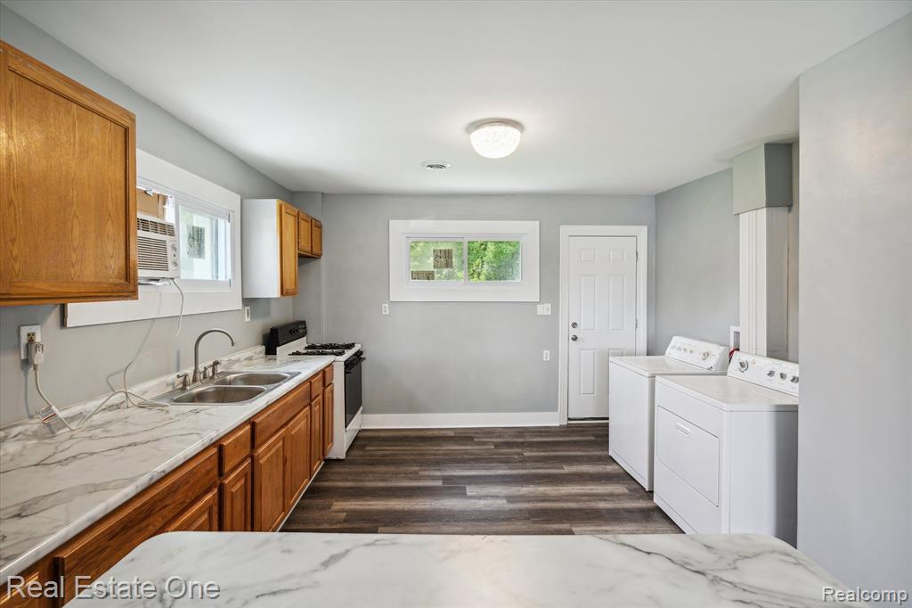 22750 Wick Road Taylor, MI 48180 - Photo 12 of 26