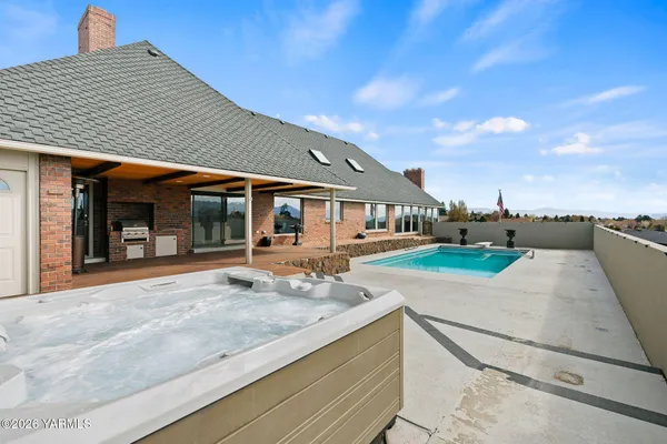 a view of house with outdoor space