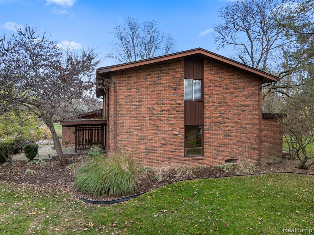 21501 West 13 Mile Road Beverly Hills, MI 48025 - Photo 39 of 44