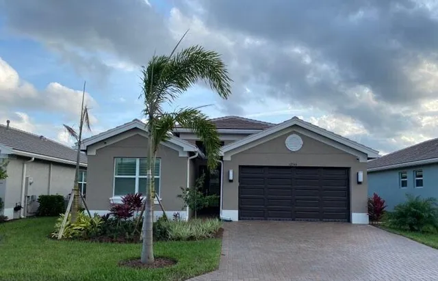$3,700 | 12744 Southwest Clear Water Way, Unit 7MONTH FURNISHED LEASE), Port St. Lucie, FL 34987