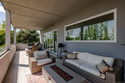 $1,799,999 | 2743 Mesa Drive, Oceanside, CA 92054