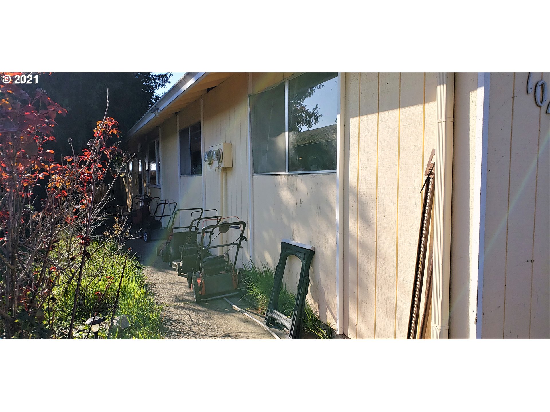 1 South 28th Street Springfield, OR 97477 - Photo 5 of 6
