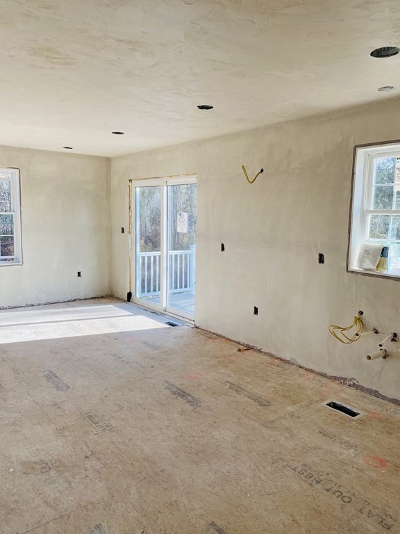 22 High Street Rochester, MA 02770 - Photo 8 of 9
