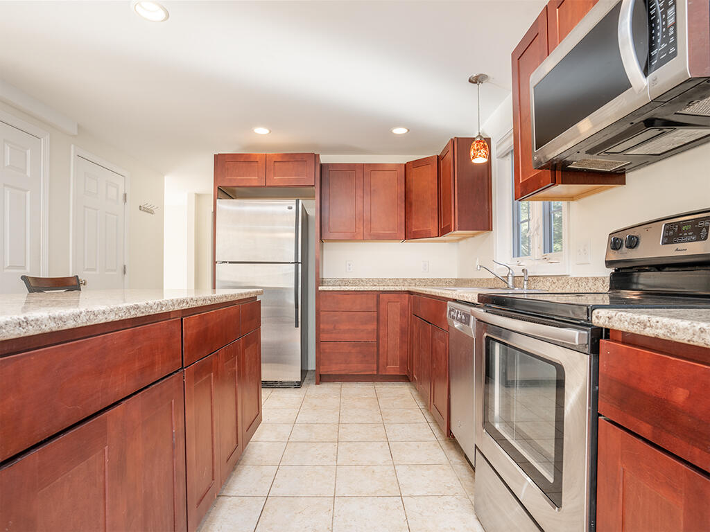 65 James Way Windham, ME 04062 - Photo 7 of 20 DSC04685
