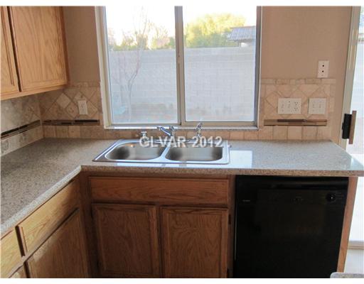 696 Skyline Road Henderson, NV 89002 - Photo 14 of 25 Kitchen.