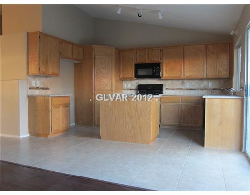 696 Skyline Road Henderson, NV 89002 - Photo 10 of 25 Kitchen.