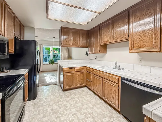 $689,000 | 3425 Rio Hato Court, Camarillo, CA 93010