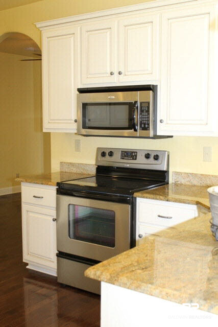 9437 Lake Woods Court Semmes, AL 36575 - Photo 6 of 23 Kitchen