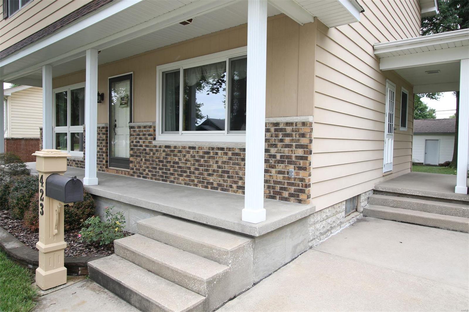 423 North Maple Avenue Roxana, IL 62084 - Photo 3 of 54