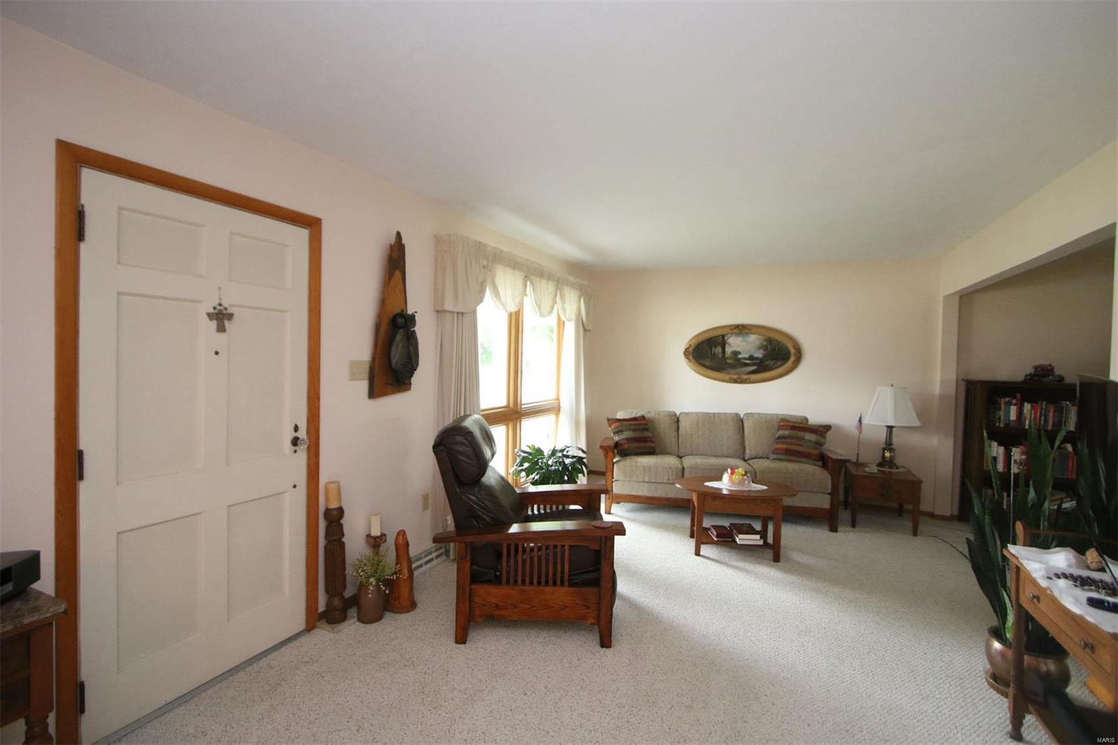 423 North Maple Avenue Roxana, IL 62084 - Photo 7 of 54