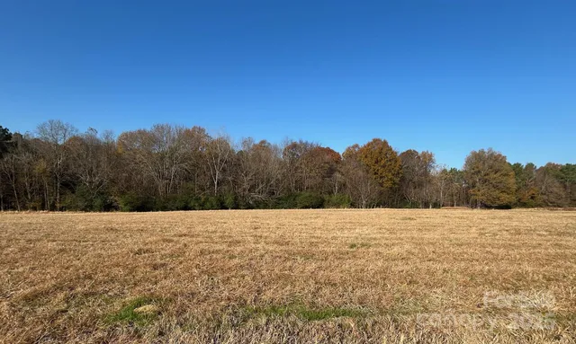 a view of an outdoor space and a yard