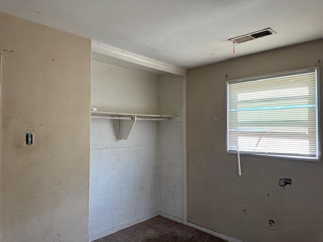 3461 Daggett Road Memphis, TN 38109 - Photo 6 of 7 a view of an empty room with a window