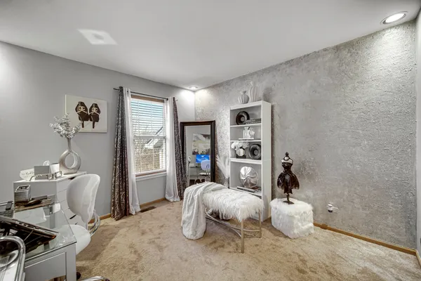 $250,000 | 2426 Courtyard Circle, Unit 5, Aurora, IL 60506