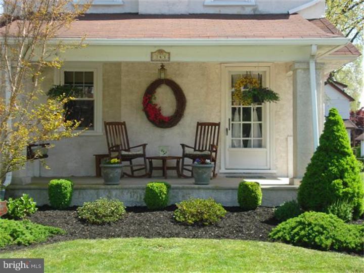 143 Shelbourne Road Havertown, PA 19083 - Photo 2 of 17 Porch