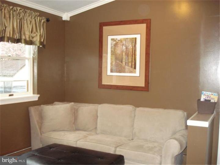 143 Shelbourne Road Havertown, PA 19083 - Photo 13 of 17 Family Room
