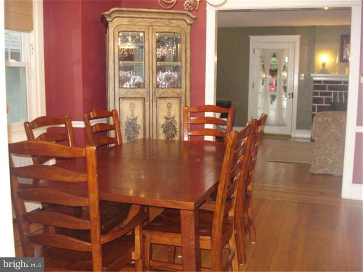 143 Shelbourne Road Havertown, PA 19083 - Photo 4 of 17 Dining Room