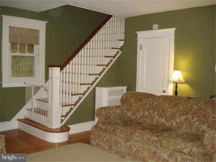 143 Shelbourne Road Havertown, PA 19083 - Photo 10 of 17 Living Room