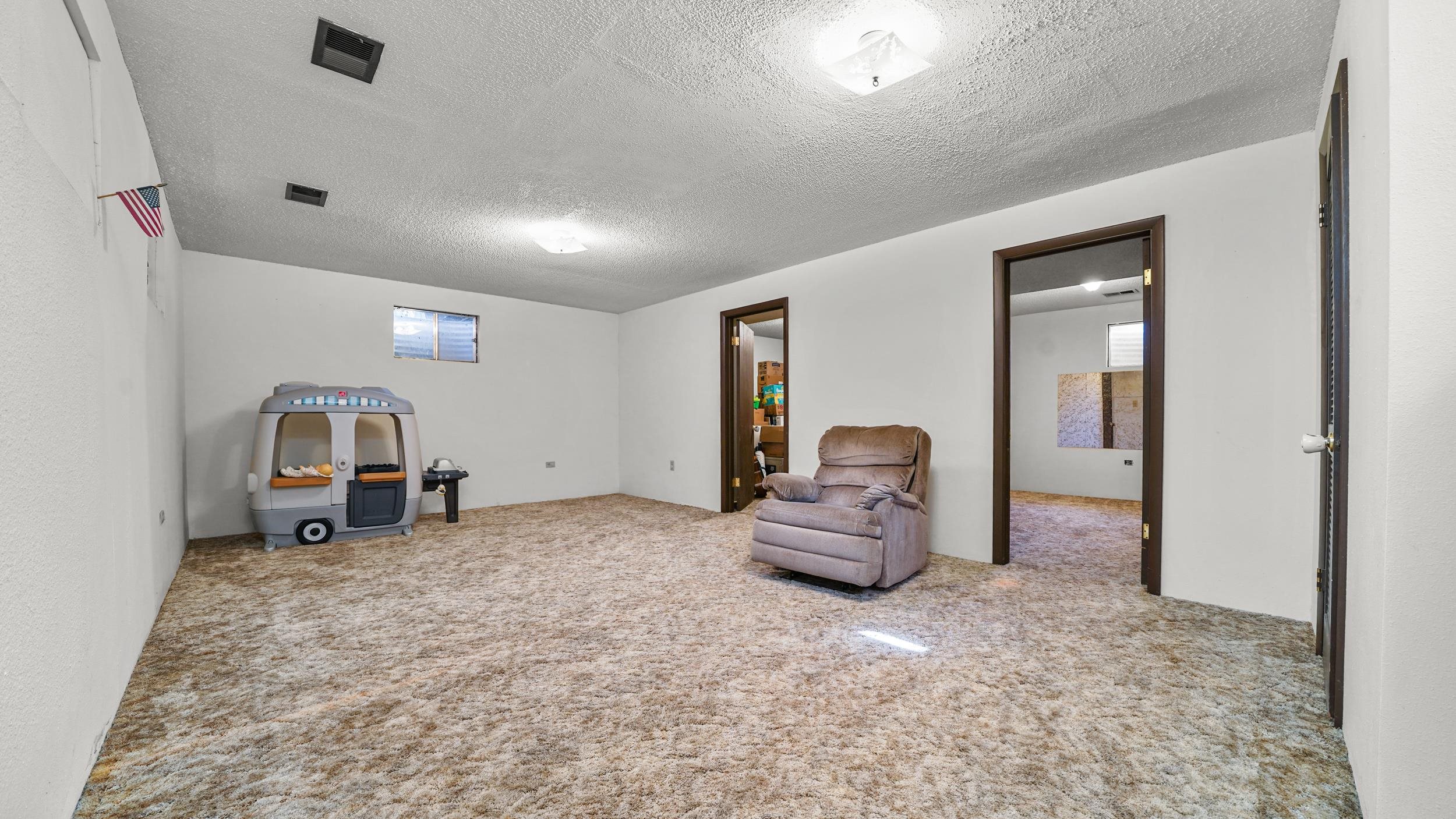 582 36 Road Palisade, CO 81526 - Photo 20 of 31 a living room with furniture