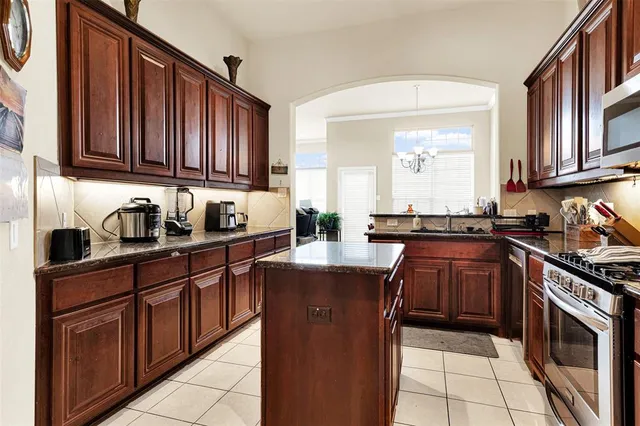 $330,000 | 6614 Eagle Nest Drive, Garland, TX 75044