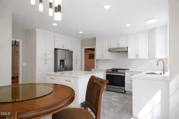 $2,950 | 119 Woodshire Lane, Chapel Hill, NC 27514