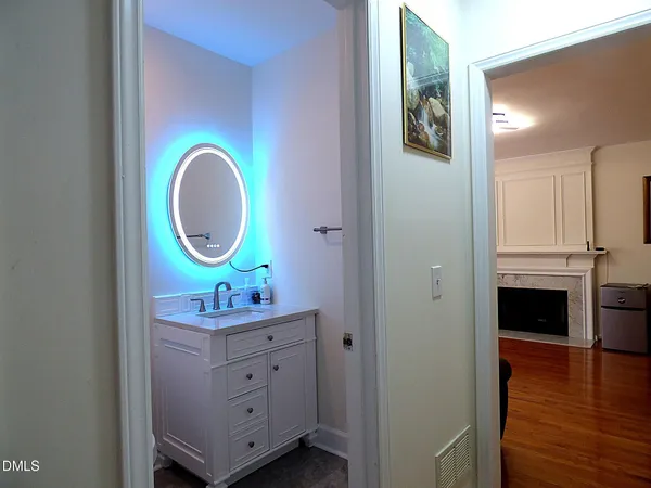 $2,950 | 119 Woodshire Lane, Chapel Hill, NC 27514