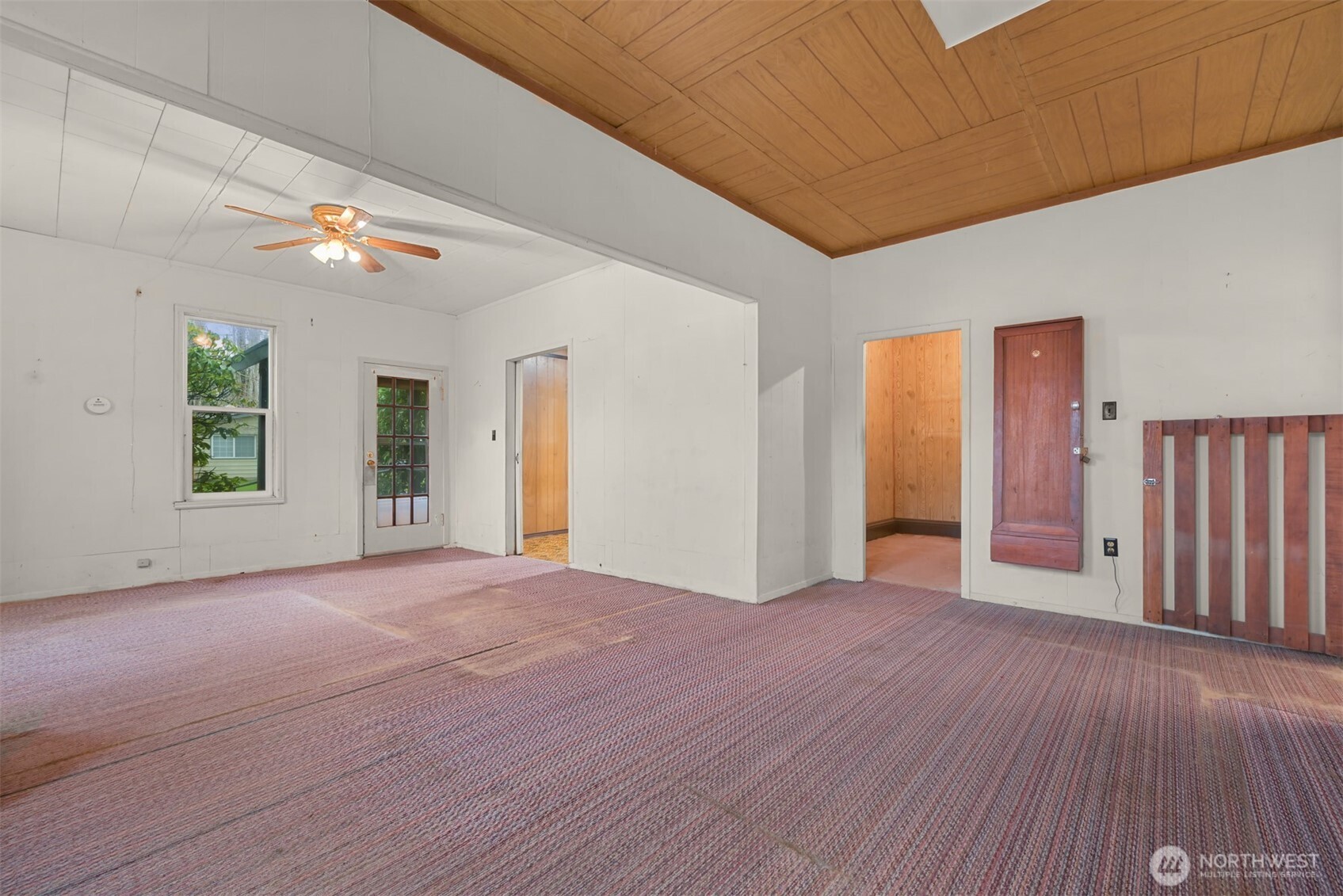 2701 Michigan Street Bellingham, WA 98226 - Photo 18 of 39 a view of empty room with wooden floor and fan