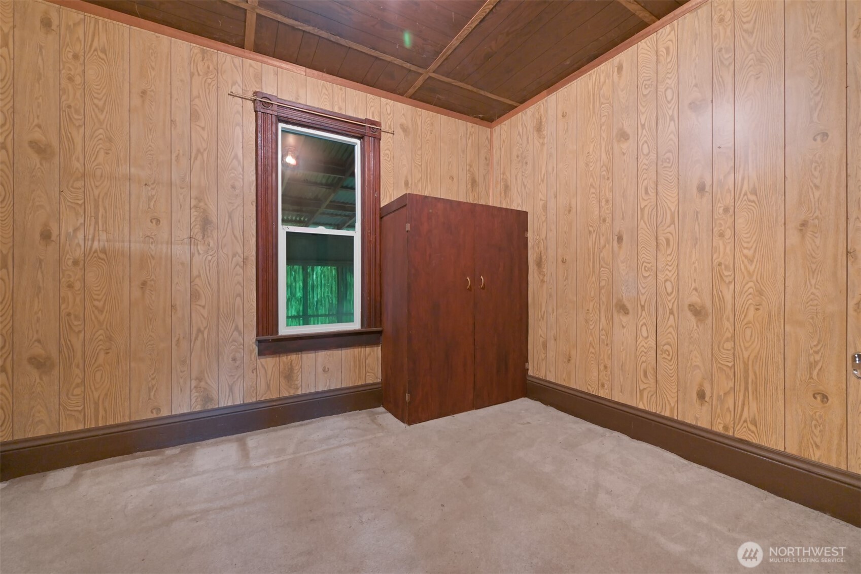 2701 Michigan Street Bellingham, WA 98226 - Photo 20 of 39 a view of an empty room with a window