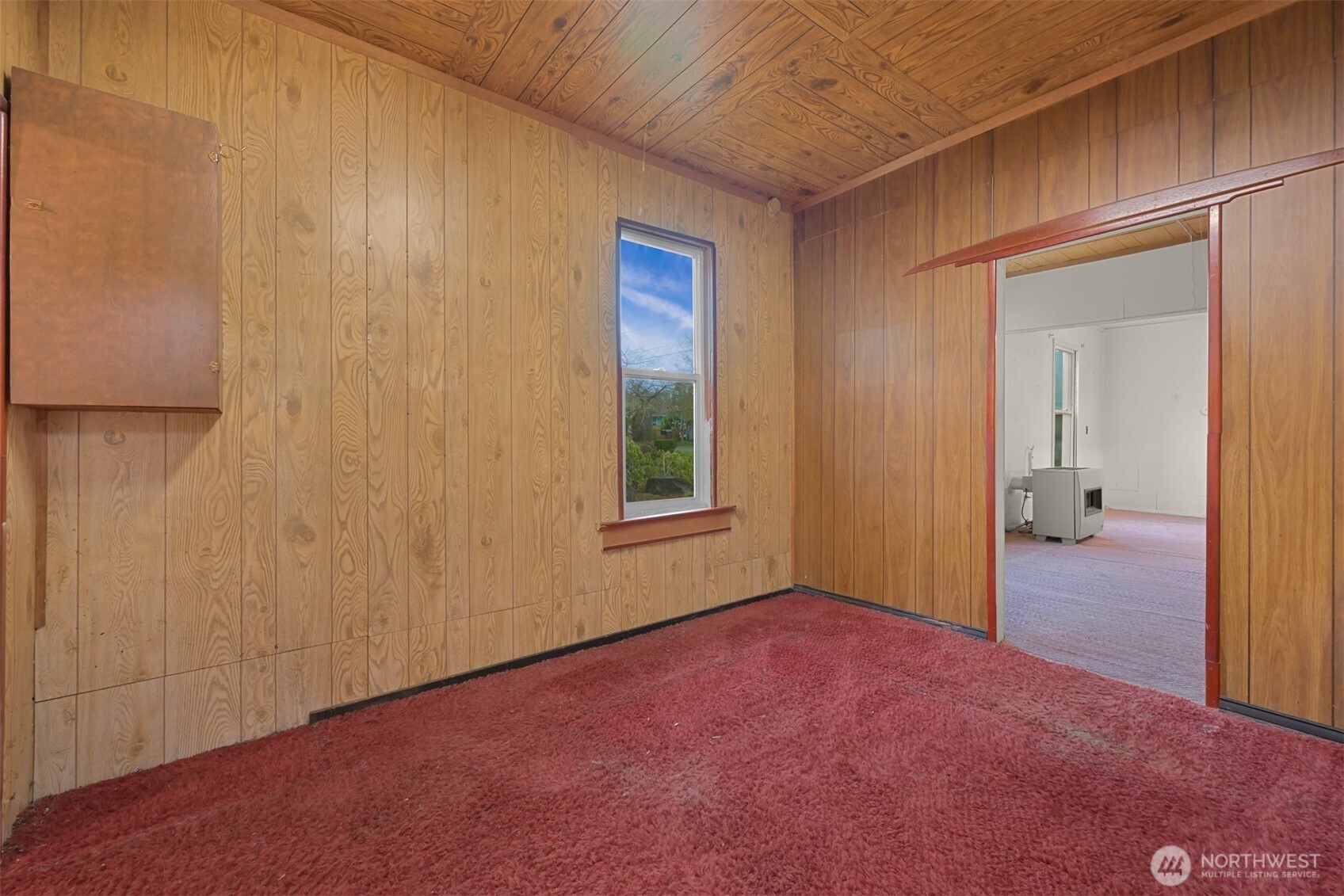 2701 Michigan Street Bellingham, WA 98226 - Photo 29 of 39 an empty room with windows and closet
