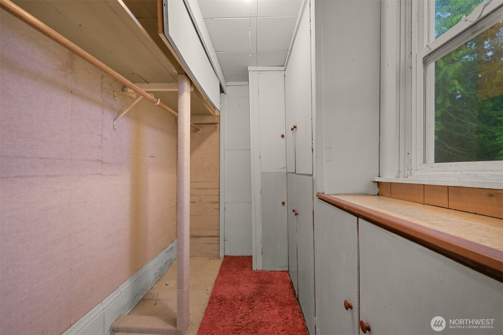 2701 Michigan Street Bellingham, WA 98226 - Photo 30 of 39 a hallway with a door and stairs