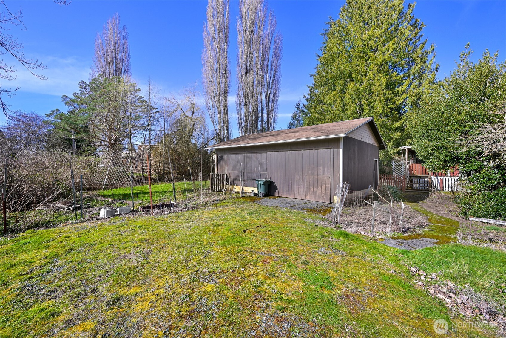2701 Michigan Street Bellingham, WA 98226 - Photo 33 of 39 a view of a house with backyard and sitting area