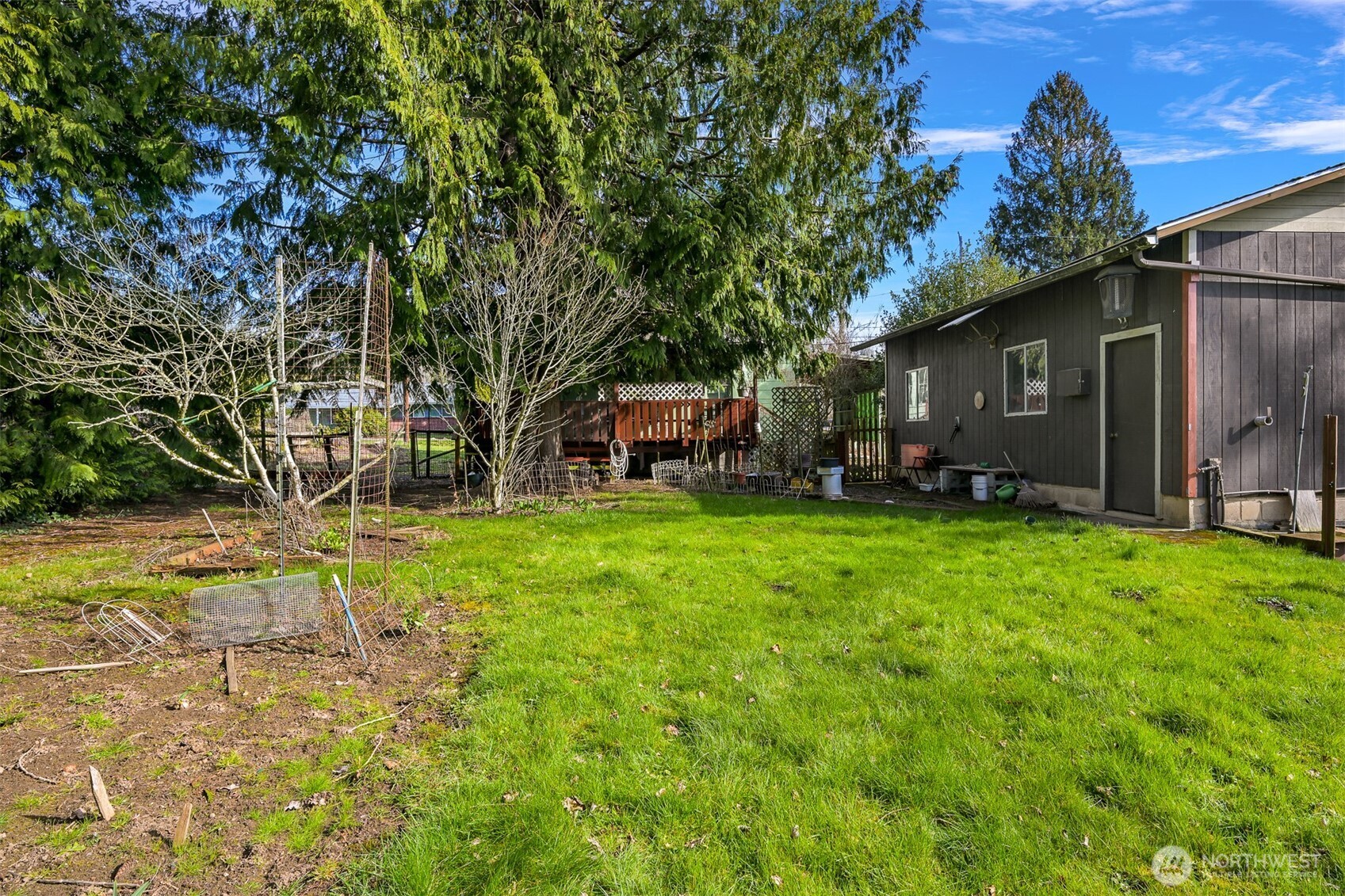2701 Michigan Street Bellingham, WA 98226 - Photo 35 of 39 a view of a house with backyard