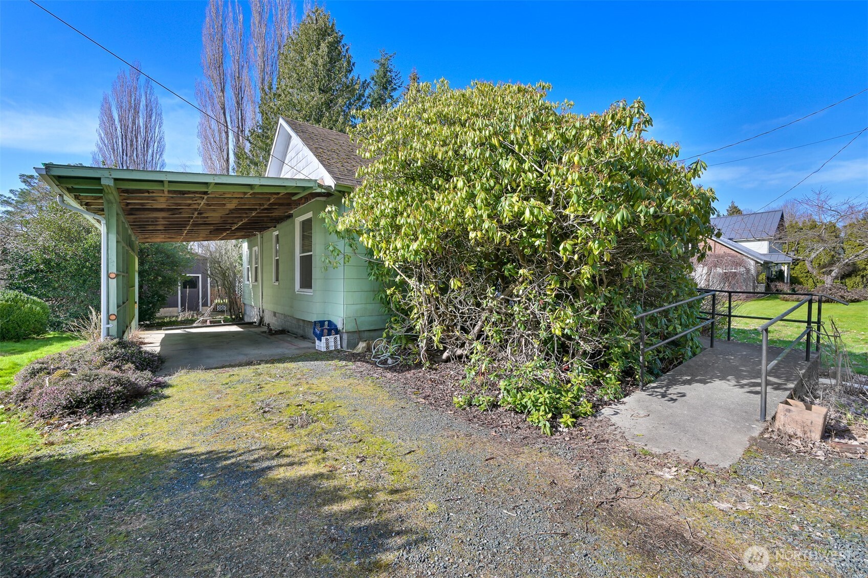 2701 Michigan Street Bellingham, WA 98226 - Photo 8 of 39 a view of a house with swimming pool and sitting area
