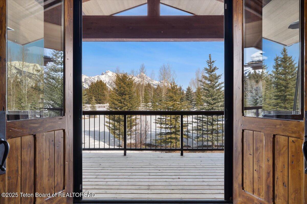 6355-6335 Red Tail Road Jackson, WY 83001 - Photo 37 of 73 Gate House